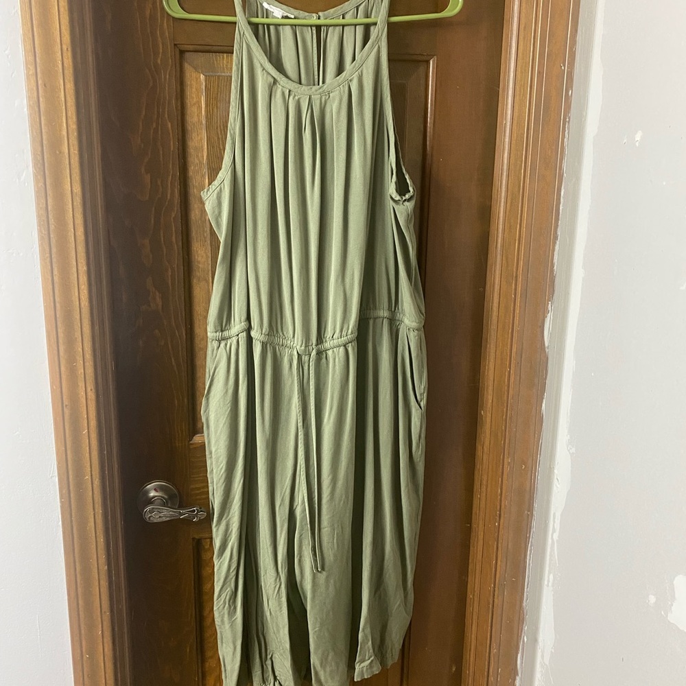 Womens olive Capri jumper, size 1(plus), never worn